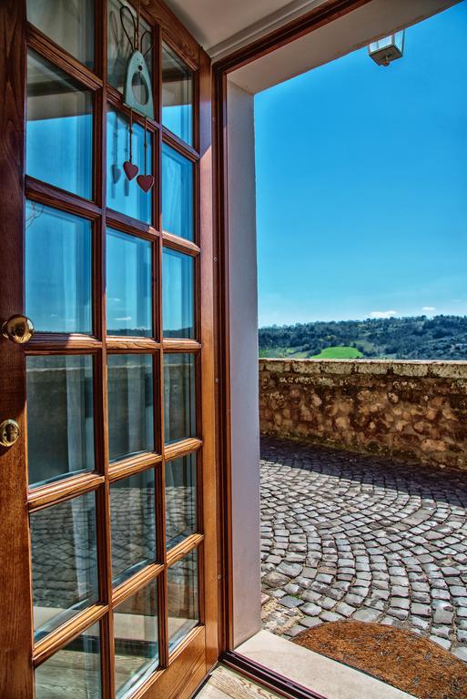 Апартаменты La Casa Bianca With Parking And View Орвието Номер фото